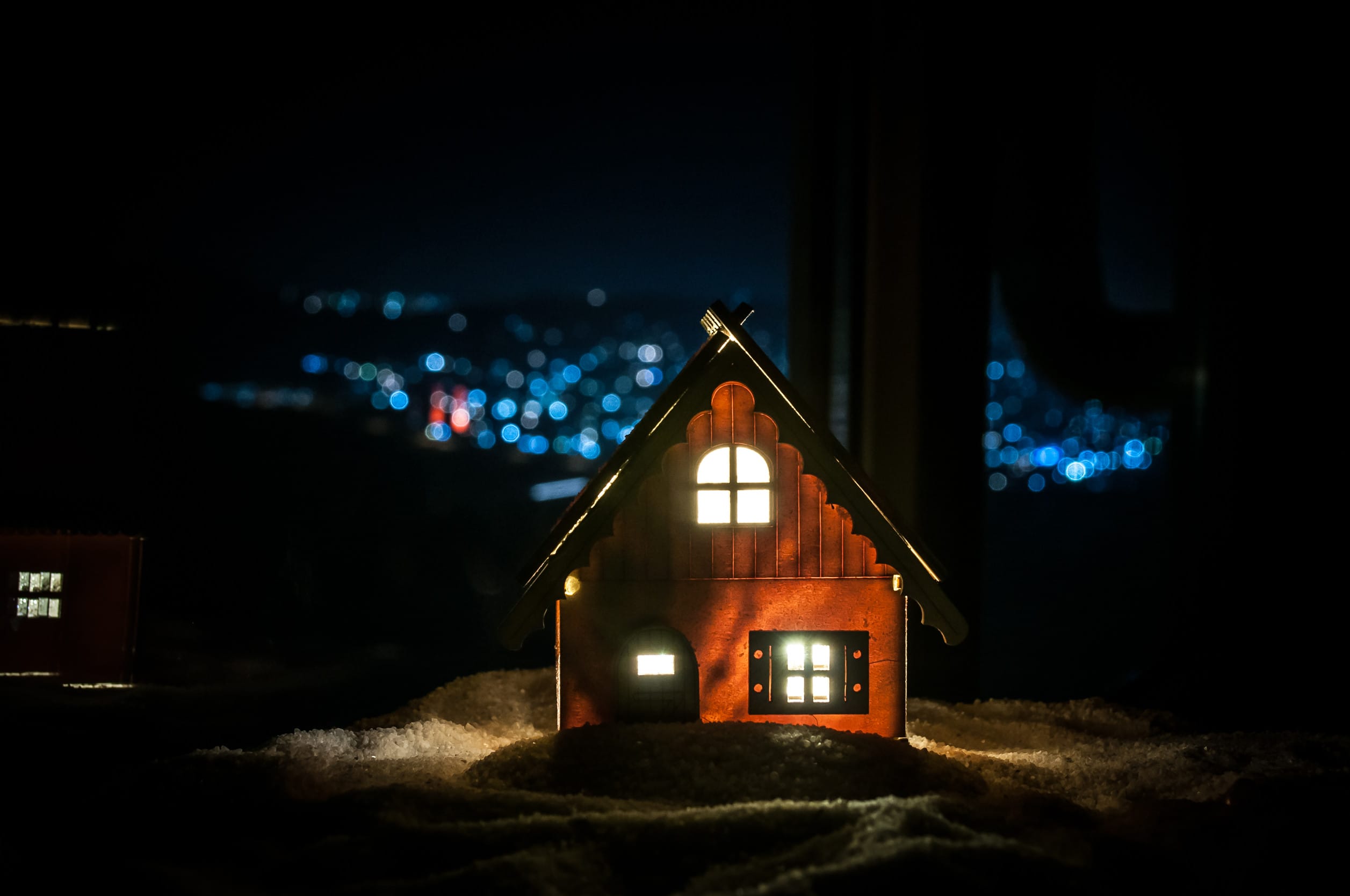 A tiny home, which might be hard to decorate. But it is possible!