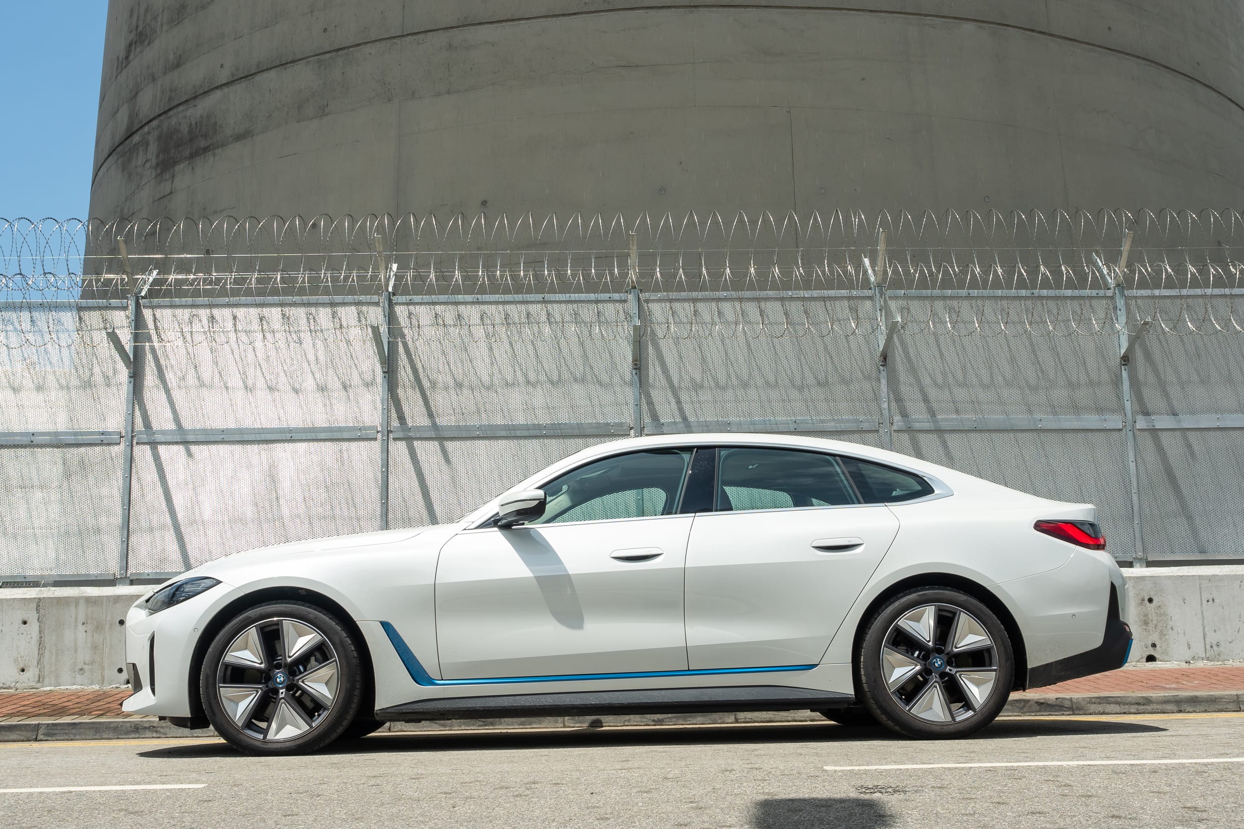 7. BMW i4