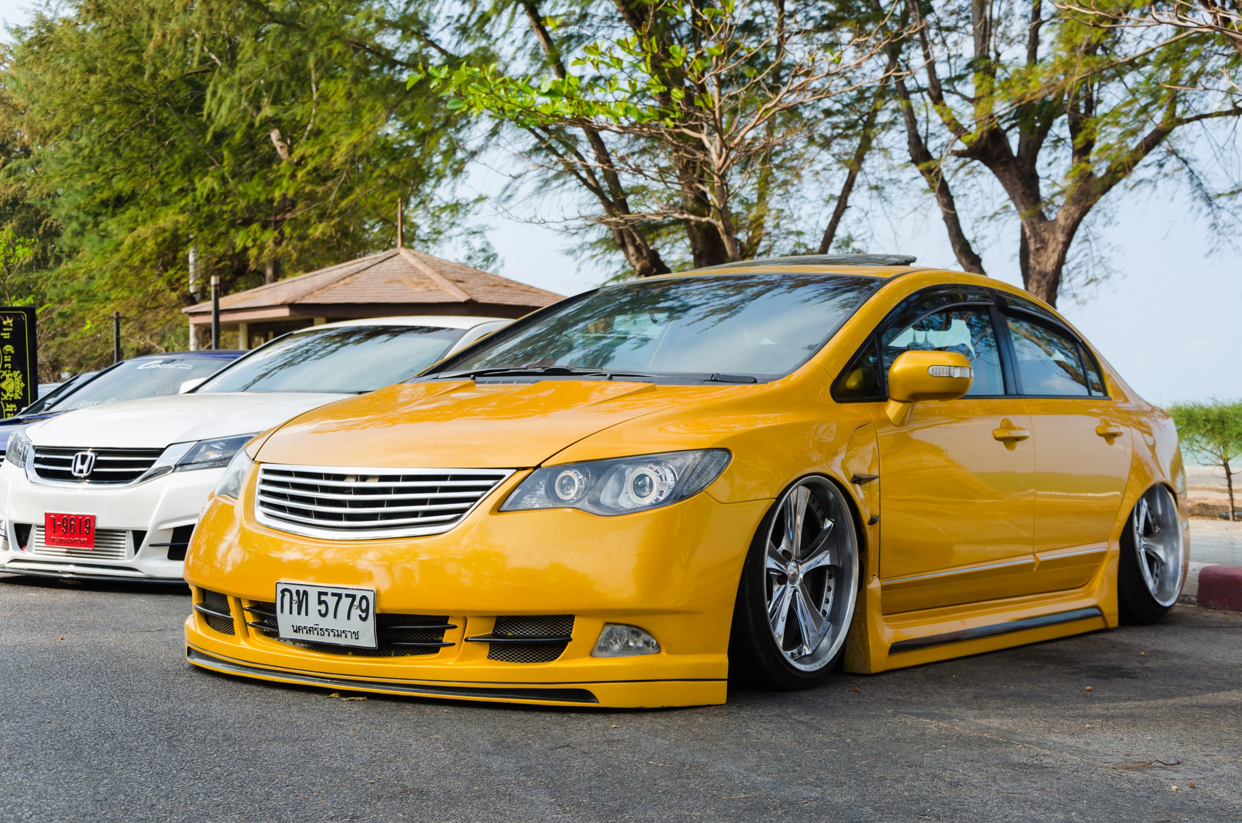 illegal car mods - lowered cars