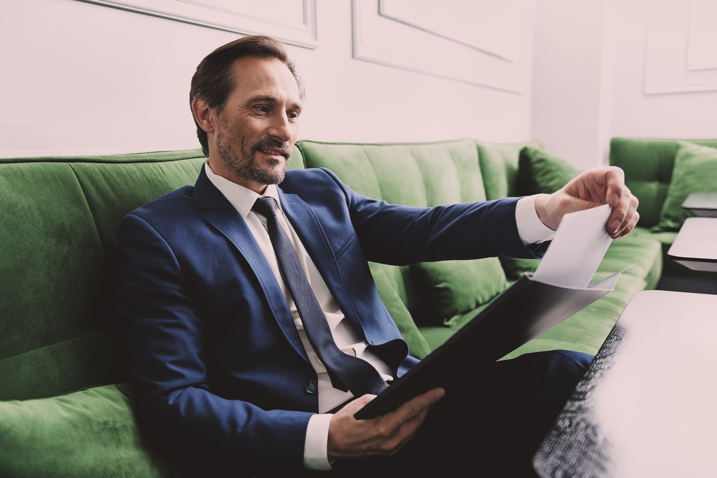 Risk Management in Your 40s: Balancing Aggressive and Safe Investments