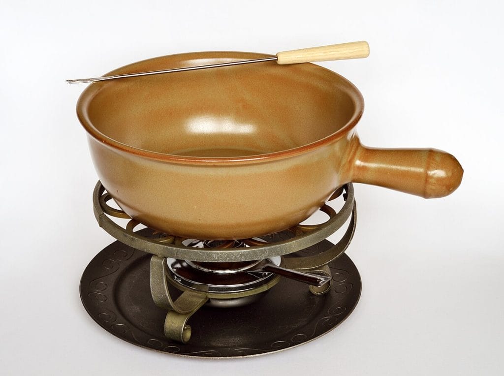 Example of a fondue pot. 