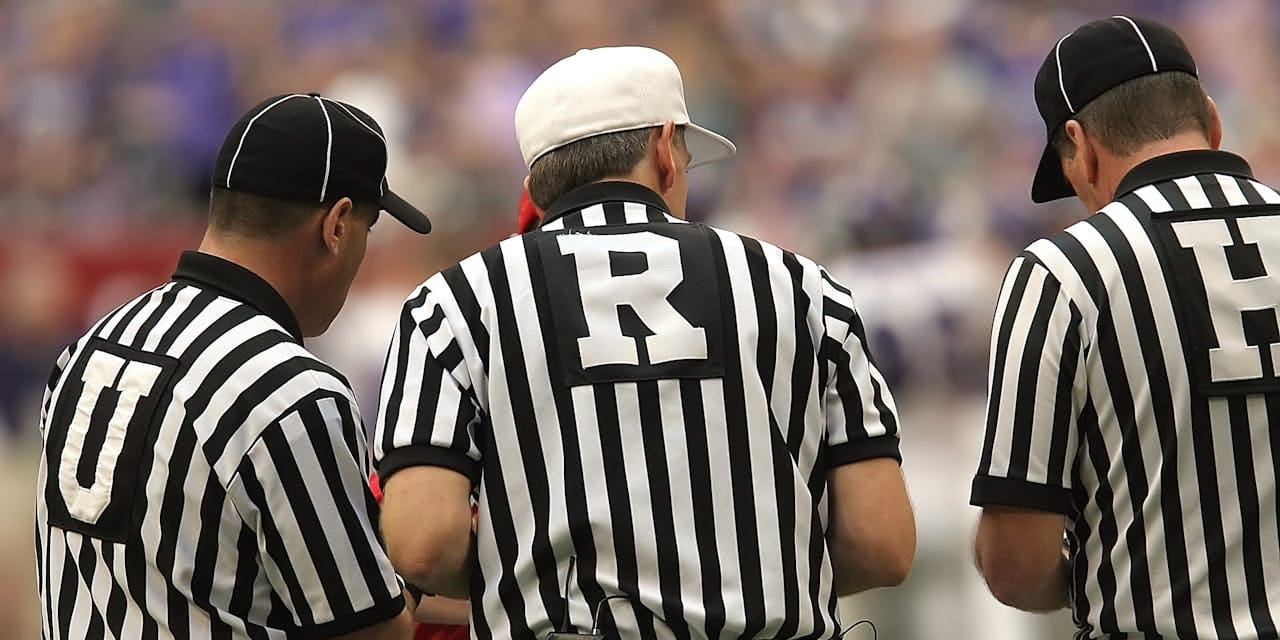 referee