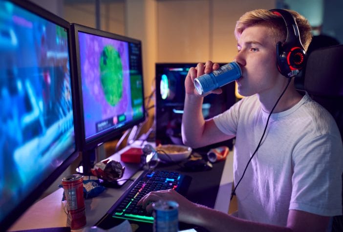 Hidden Sugars in “Healthy” Energy Drinks Are Destroying Men’s Teeth — Dentists Warn of Acid Erosion