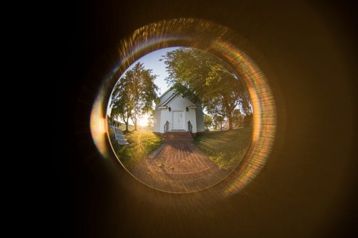 This “Normal” Knock at the Door Is Making Some Homeowners Call 911