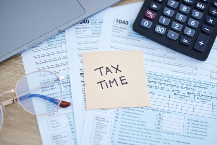 These Are 5 Signs Hidden Credit Card Debt Is About to Surface During Tax Season