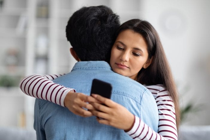 These Are 9 Relationship Deal-Breakers People Ignore Too Long