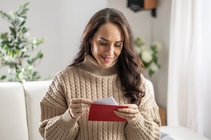 These Are 8 Things Your Wife Actually Wants More Than Flowers This Year