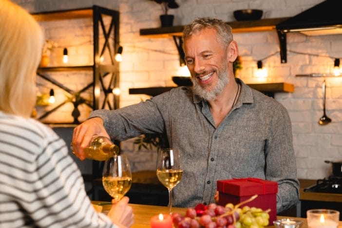 Dating in 2026: Women Say Being Rude to Waiters Is Their No. 1 Dating “Ick” — Are You Guilty?