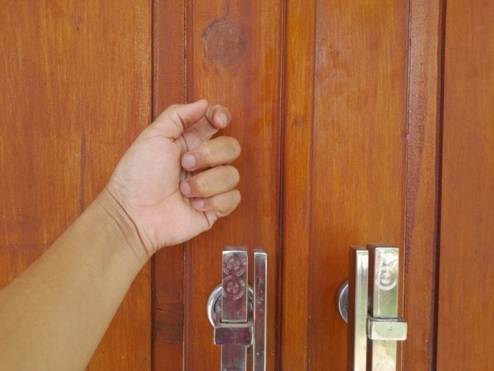 7 Subtle Signs Your House Is Being Targeted Before a Break-In