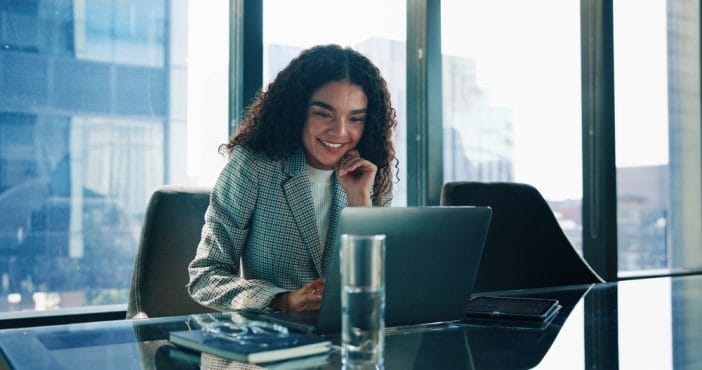 Here Are 8 Reasons She'll Never Choose You Over Her Career